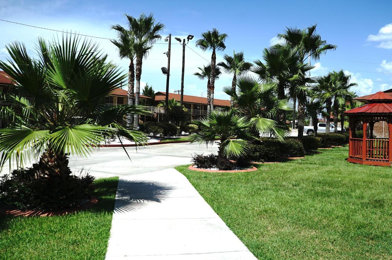 Savannah Inn And Suites Savannah Port Area Exterior foto