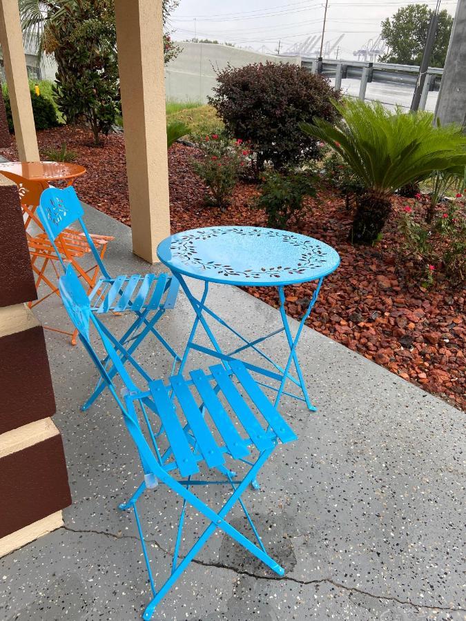 Savannah Inn And Suites Savannah Port Area Exterior foto