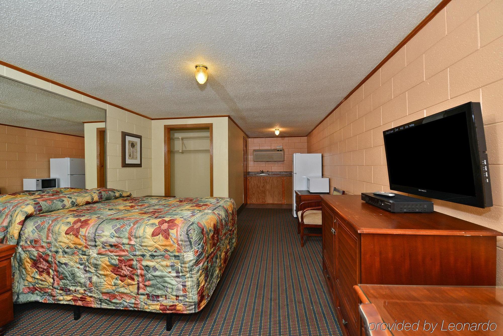 Savannah Inn And Suites Savannah Port Area Exterior foto