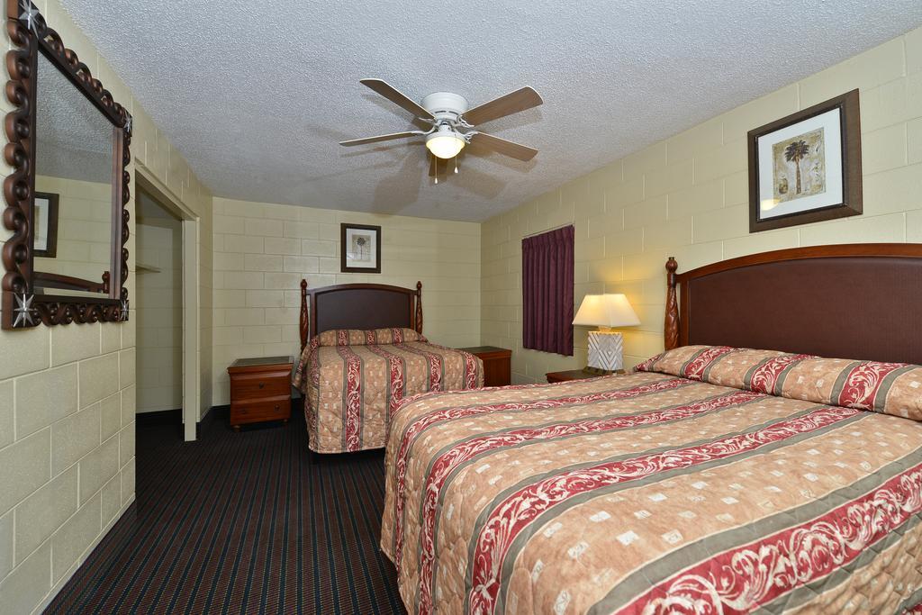 Savannah Inn And Suites Savannah Port Area Quarto foto