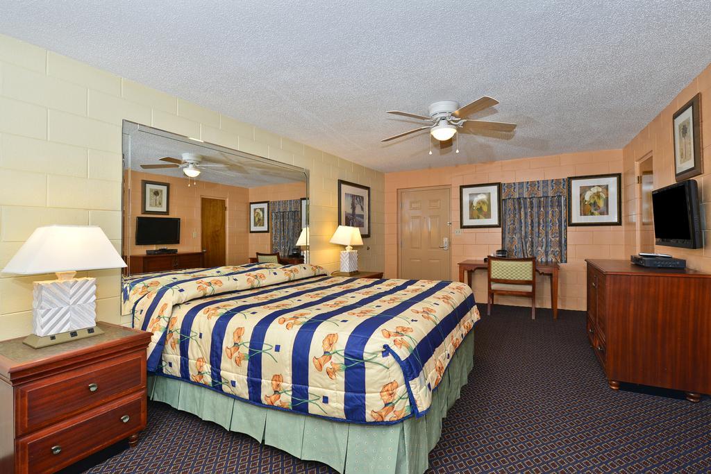 Savannah Inn And Suites Savannah Port Area Quarto foto