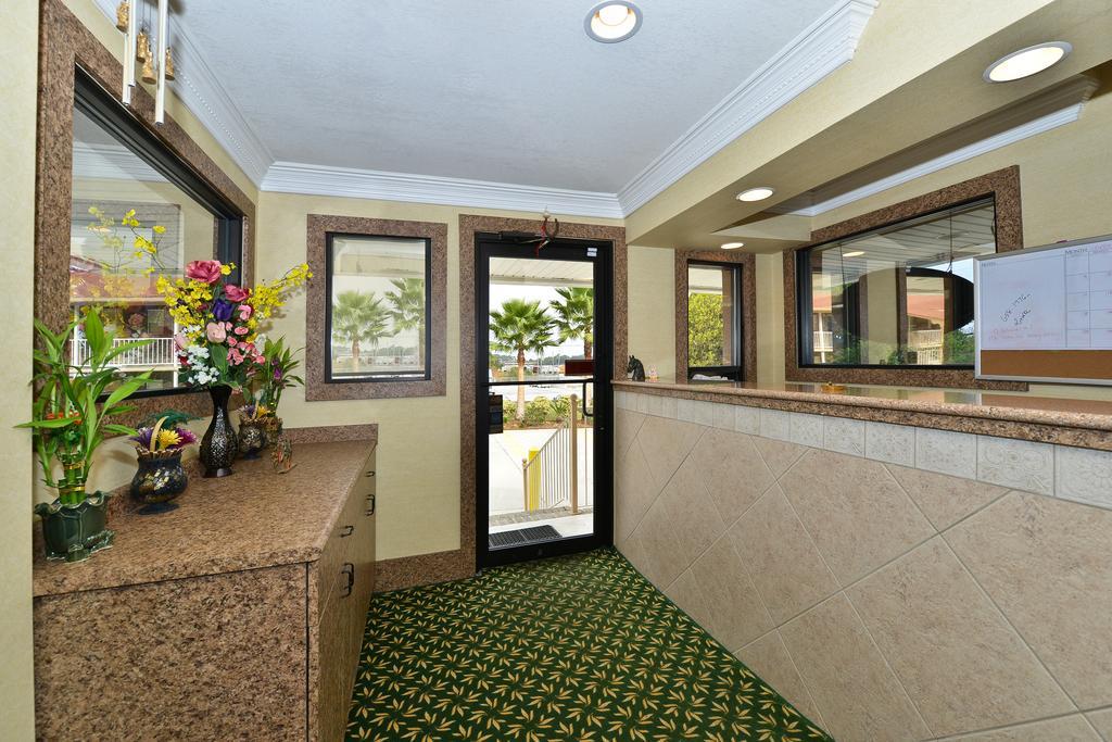 Savannah Inn And Suites Savannah Port Area Interior foto