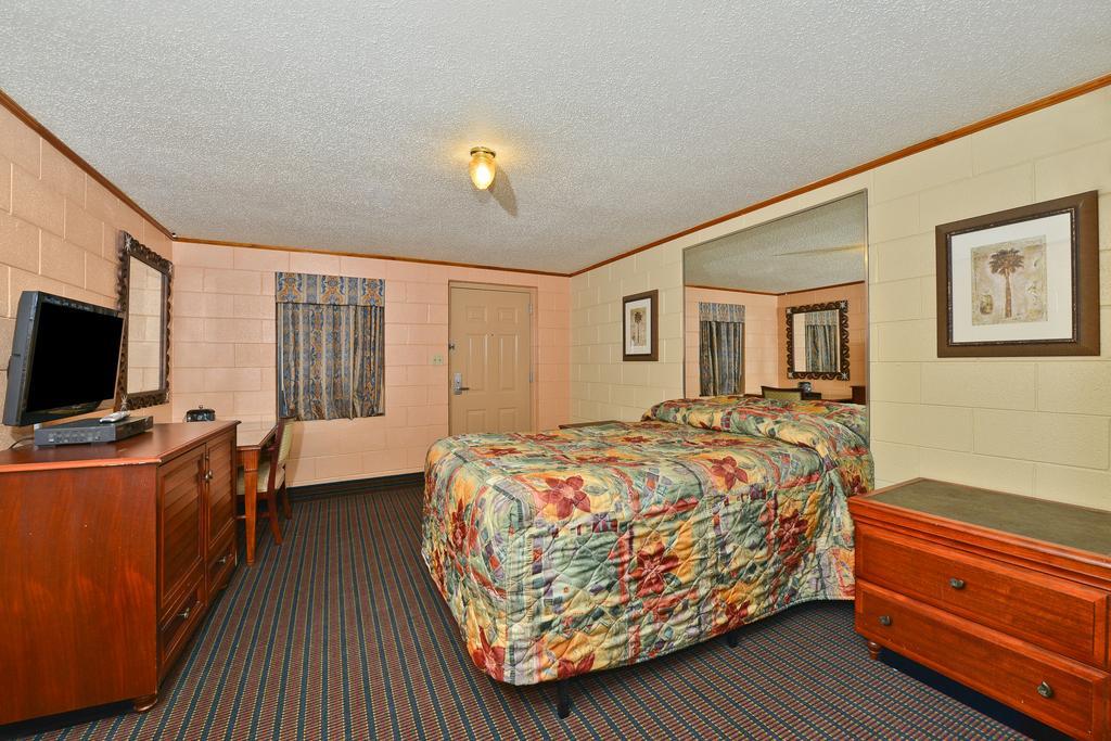 Savannah Inn And Suites Savannah Port Area Quarto foto