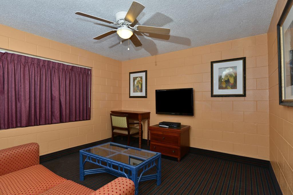 Savannah Inn And Suites Savannah Port Area Quarto foto